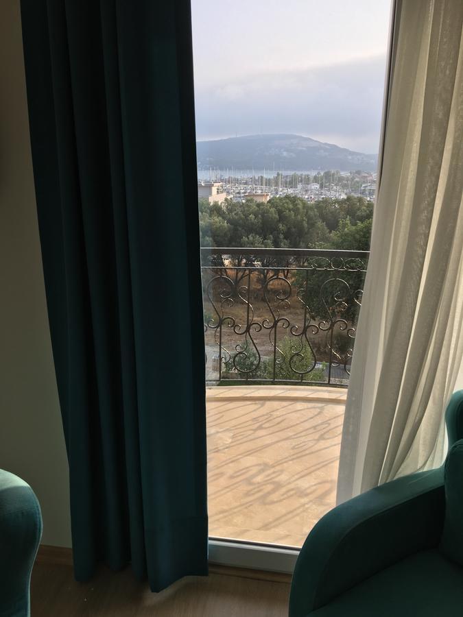 Clementin Suits Siğacık Exterior foto